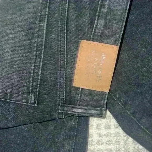 Abercrombie & Fitch Denim Short- Used - Picture 3 of 6
